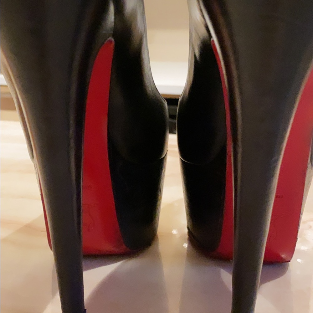 Authentic Christian Louboutin platform pumps!